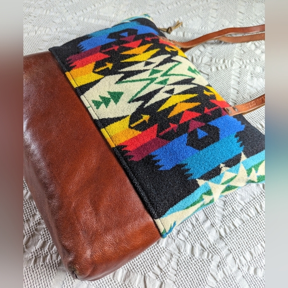 Cecelia Stitch Zipper Tote with Leather & Pendleton Wool - Picture 2 of 13